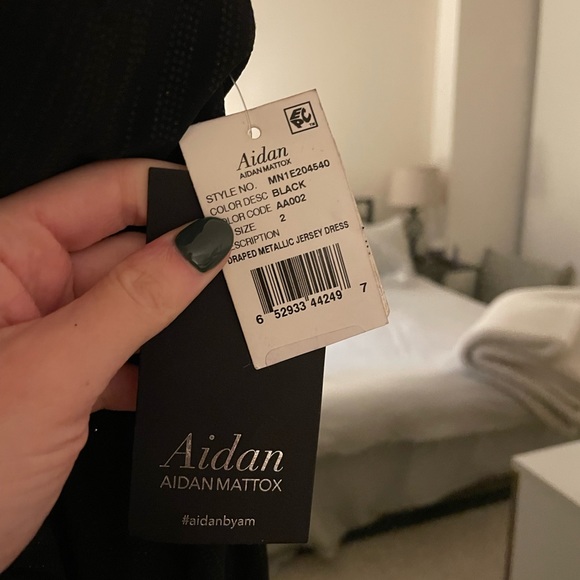 Black metallic NWT Aidan Aidan Mattox deep v gown - Picture 4 of 5